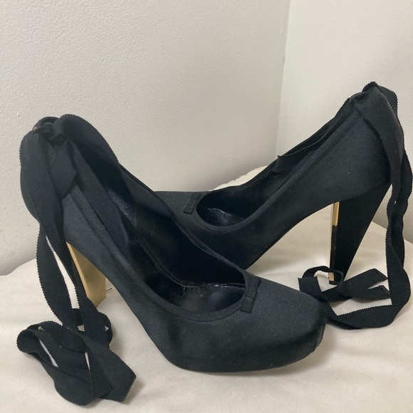 Donna Karan Collection Ballet Slipper-Inspired Black Satin Laceup Heels Shoes 8 - Picture 2 of 11